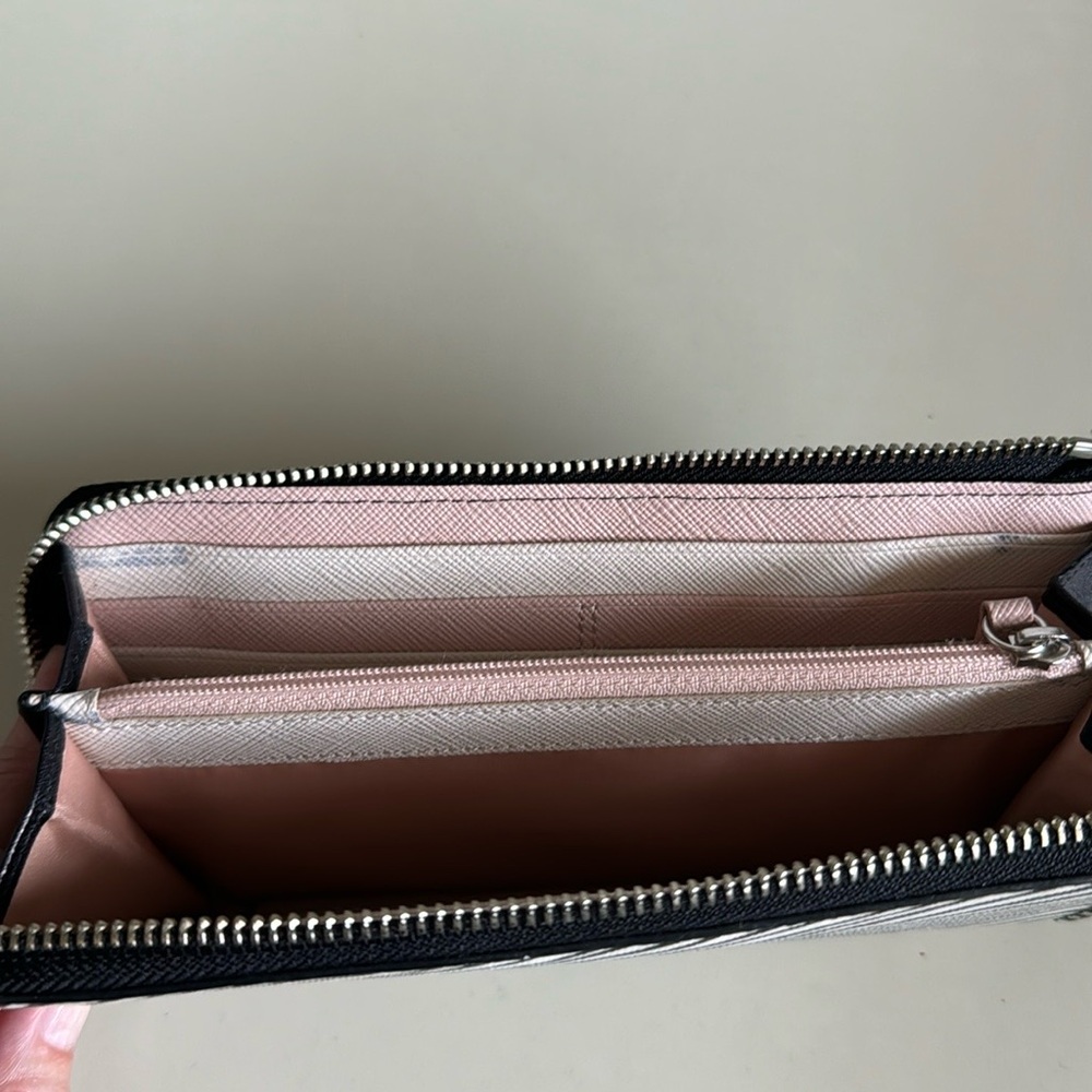 Coach Wallet - Picture 6 of 6